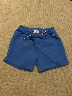 Türkisfarbene Shorts