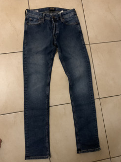 Neue Jungen-Jeans