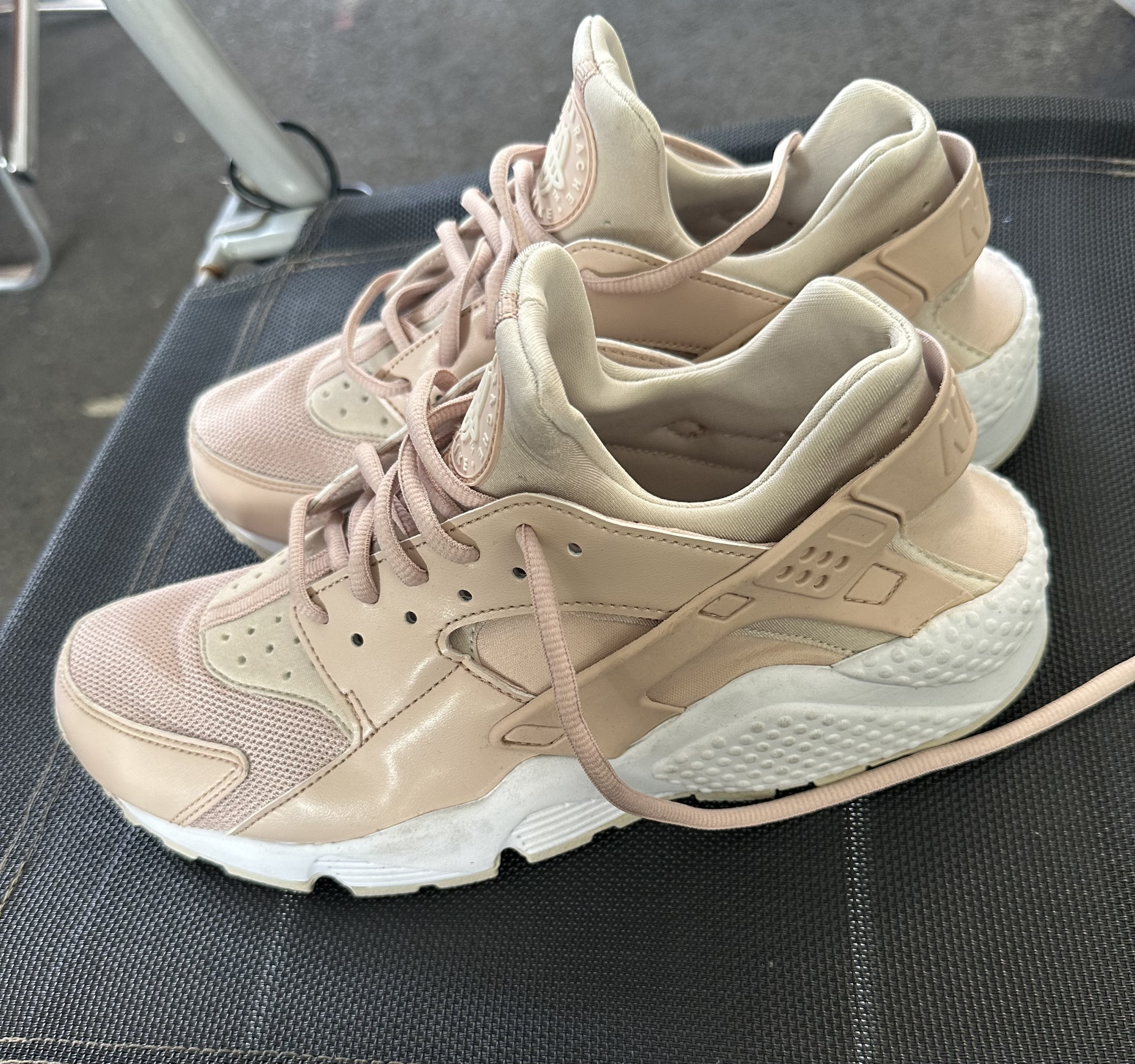 Huarache hotsell particle beige