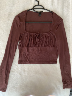 Jumper with knotted neckline