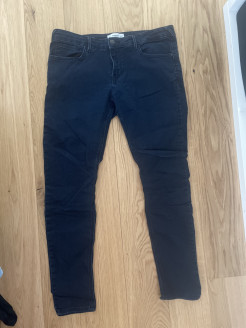 Dunkle Jeans T44