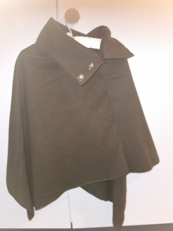 Brown cape with sailor details