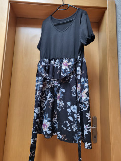 Short black floral dress