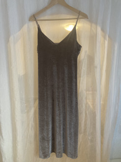 Kiomi midi-length dress