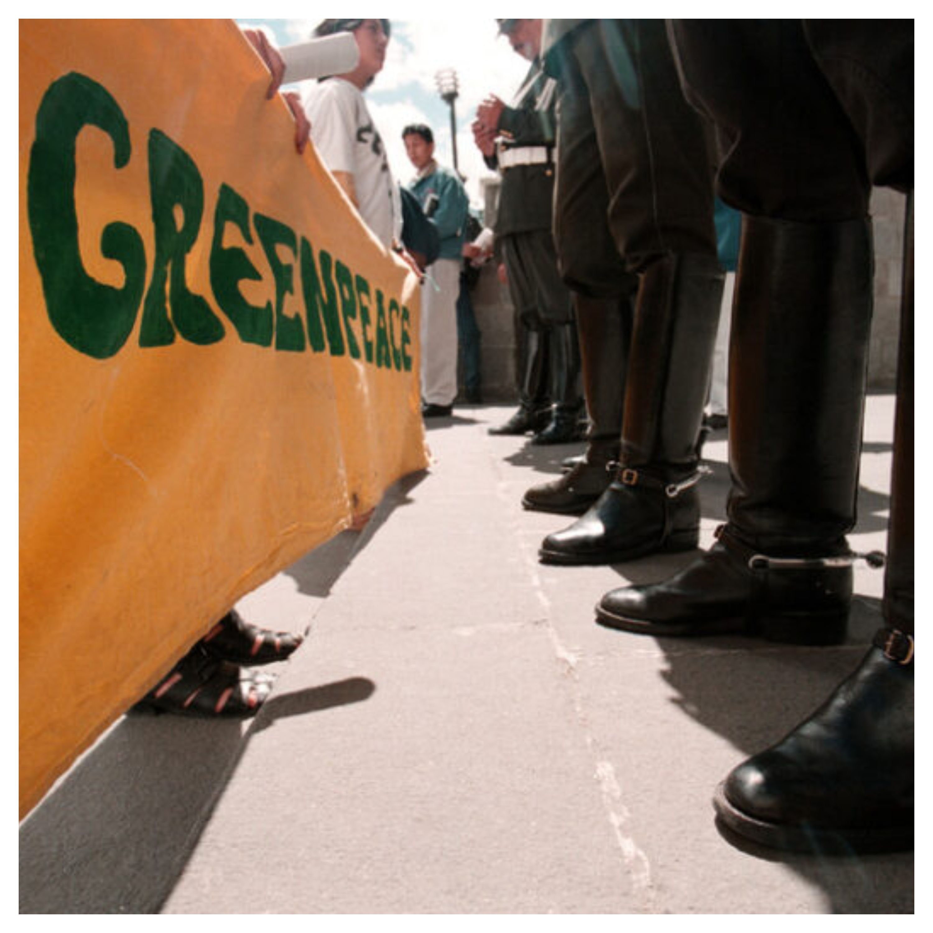 Banderole de Greenpeace lors d'une manifestation