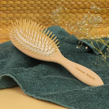 brosse à cheveux en bois de hêtre