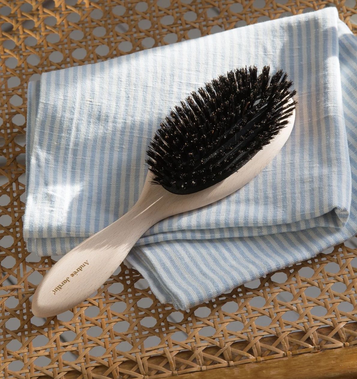 brosse en poils de sanglier fabriquée en France