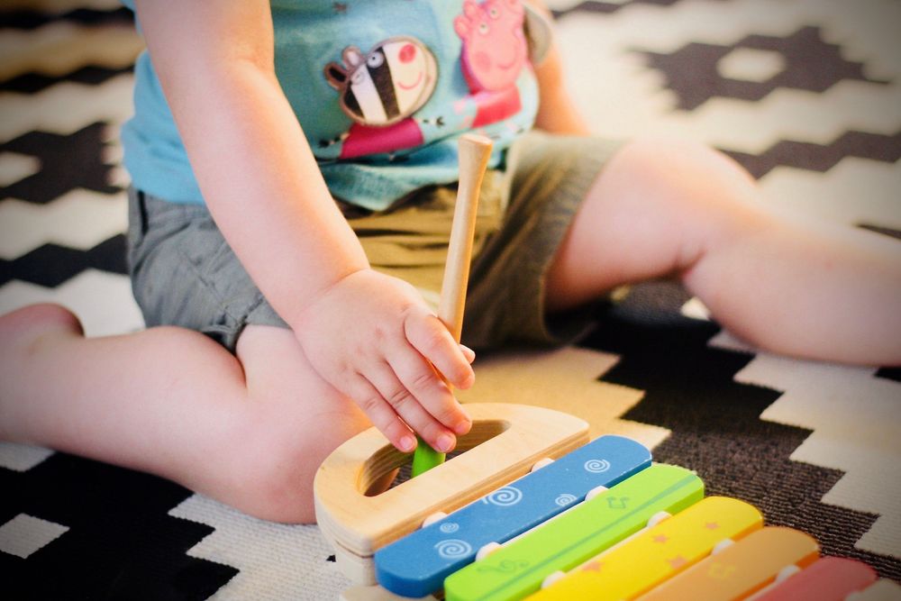 Consommation. Dans l'Ain, des jouets d'éveil éco-conçus et consignés