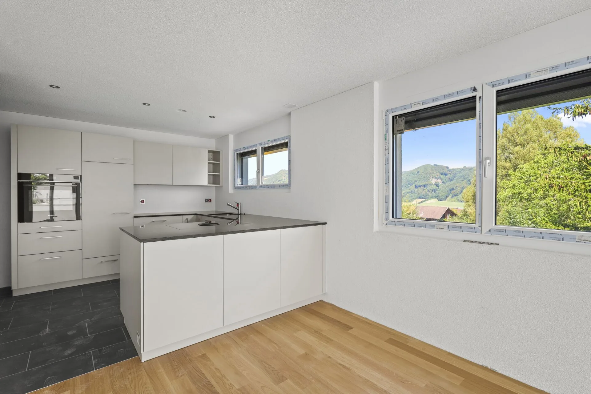 4.5-Zimmerwohnung mit Balkon 1. OG