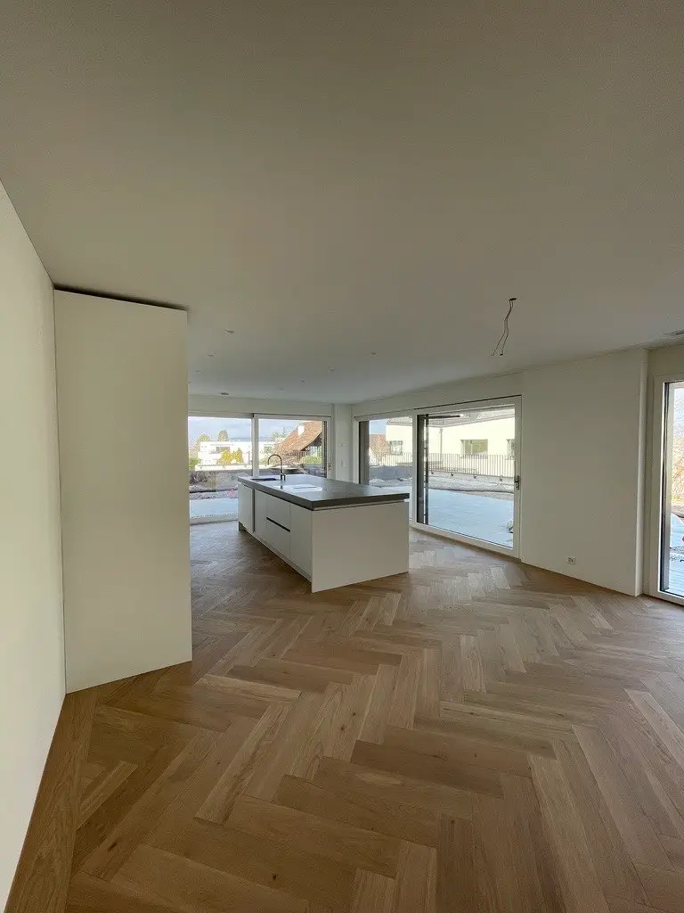 Moderne 5.5-Zimmer-Wohnung in Erlenbach, ZH