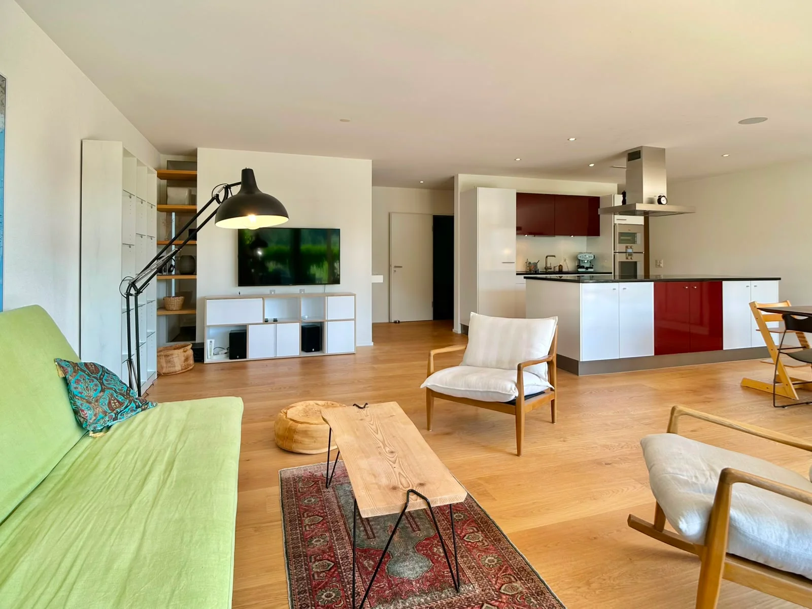 Voll möbliert: 170 m² Gartenwohnung in Stallikon
