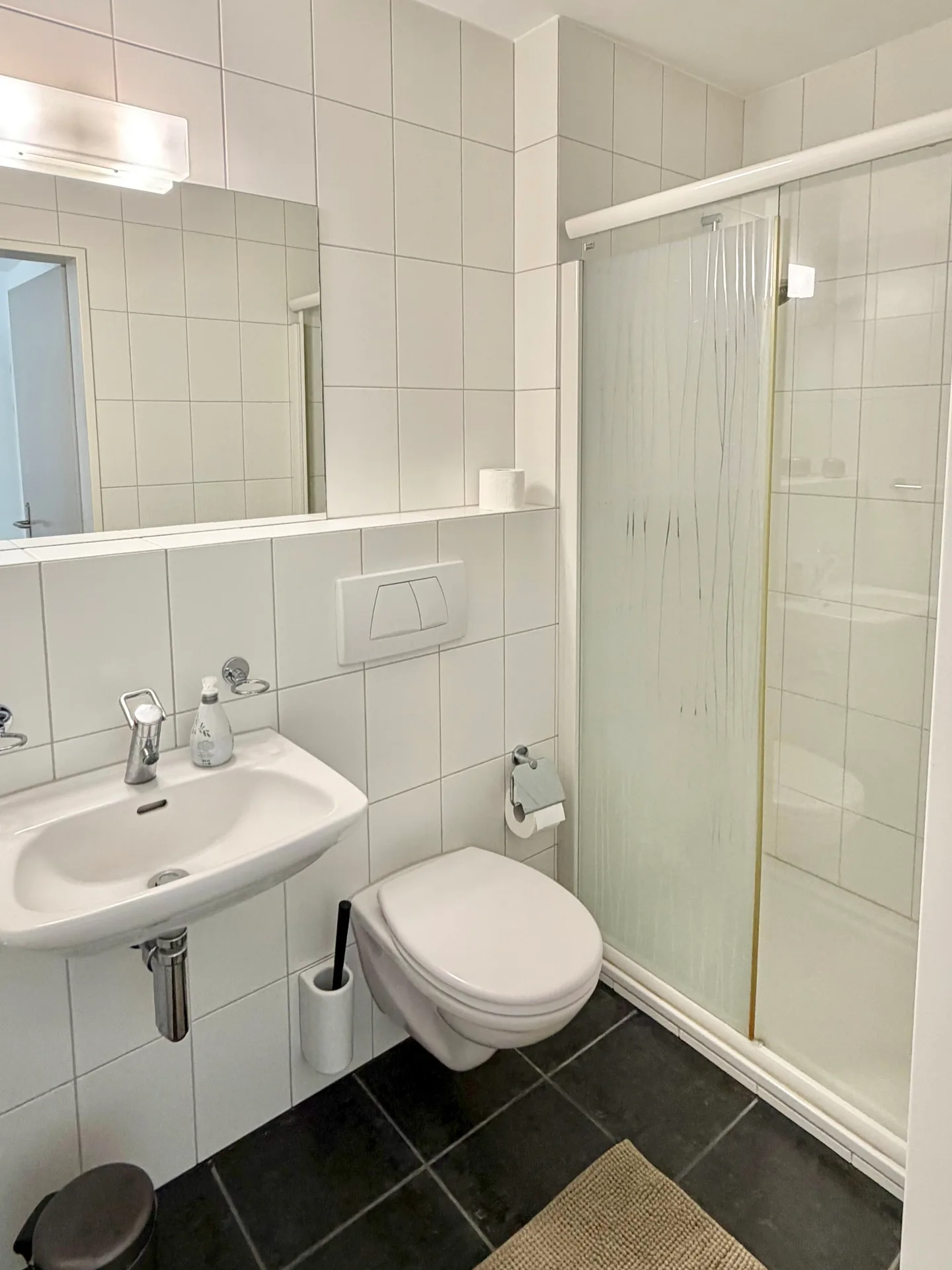 Befristet, möbliert: 4.5 Zimmer mit Cheminée in Forch