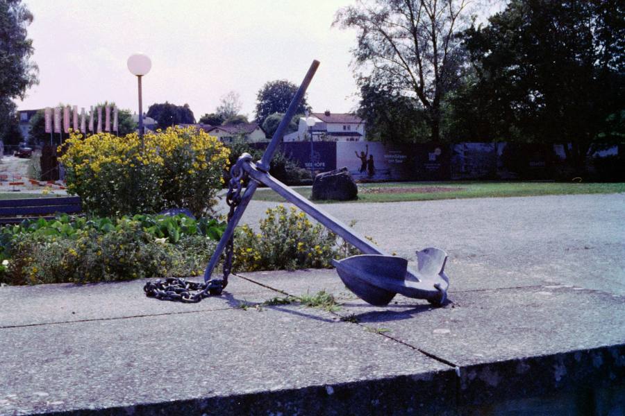 Kamera: Canon EOS 600,  Film: Harman Phoenix II 200
