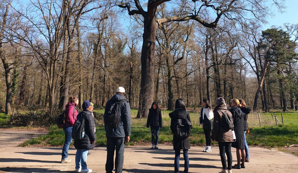 Méditation & marche consciente : ralentir pour mieux vivre la nature